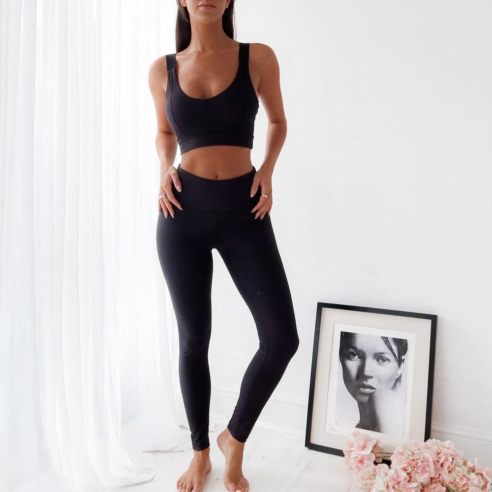 Seamless Ribbed Sports Bra- Black-